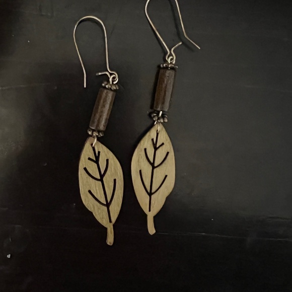 Brown dangly earrings - Picture 1 of 2